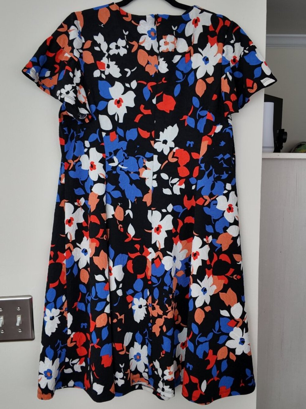 London Times Black Bold Floral Flutter Sleeve Flounce Hem Dress | Size 14W